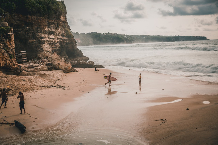 Tiba living Uluwatu surfing hotspot Bali Heart Projects